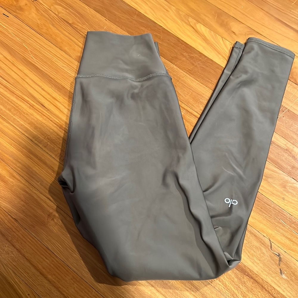 Green ALO Yoga high waist Airlift leggings